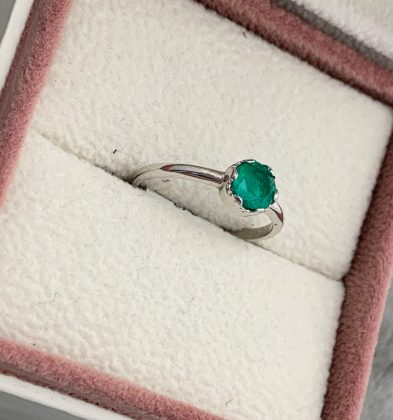 Solitario Oro Blanco Con Esmeralda 18k 2.2 gr Talla # 6 1/2