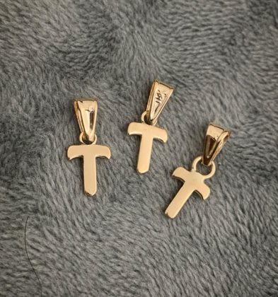 Dije de Letra T oro 18K 0.35