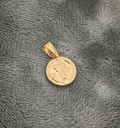 Dije De San Benito Oro Amarillo 18K de 0.6 gr 1.7 cm
