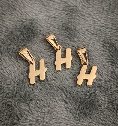 Dije de Letra H oro 18K 0.35