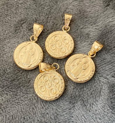 Dije san Benito en Oro 18k 0.85 gr