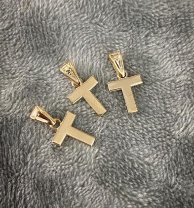 Dije de Letra T oro 18K 0.4 gr