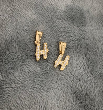 Dije de Letra H Oro 18K 0.4gr