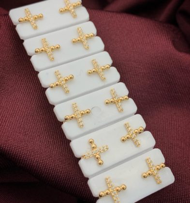 Topo Tipo Cruz Con Swarovski Blanco Oro Amarillo 18K 0.75 gr 7.6 mm