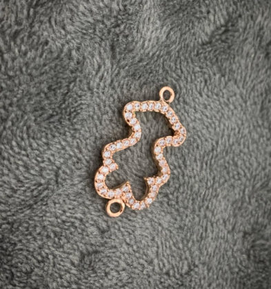 Herraje de Oso Th con Swarovskis blancos en Oro Rosado 18K 1.05gr