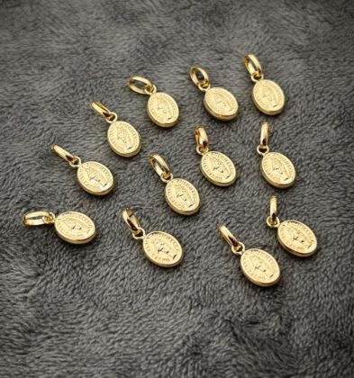 Dije De Maria Auxiliadora En Oro Amarillo 18K 0.4 gr 1.5 cm