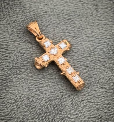 Dije De Cruz Con Diamantes Blancos 41 Pts Oro Rosa 18K 2.85 gr 3.0 cm