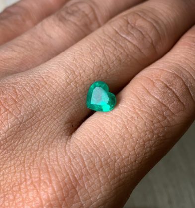 Esmeralda cristal Claro en forma de corazón con 234pts