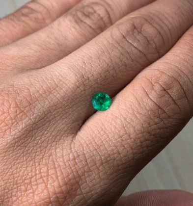 Esmeralda con cristal oscura de 34pts