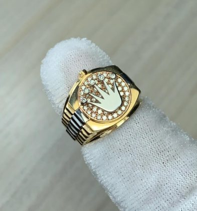Anillo Corona Con Swarovski Oro Amarillo 18K 6.3 gr Talla #4 3/4