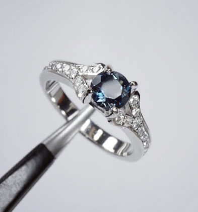 Solitario Con Topacio 60Pts Y Diamantes 28Pts Por Fabricacion 6 gr