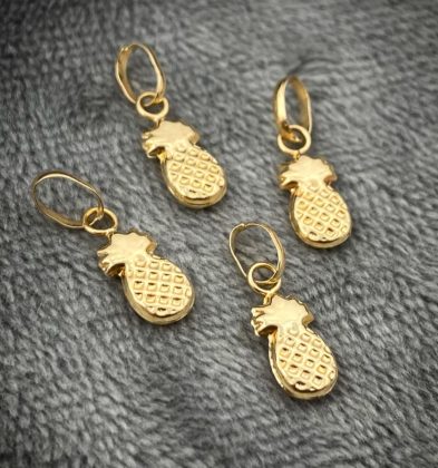 Dije De Piña Oro Amarillo 18k 0.3gr 1.4mm