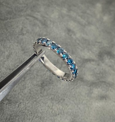 Anillo Con 2.6 Qlts De Diamantes Azules Oro Blanco 18k 5.5 gr #9 1/4