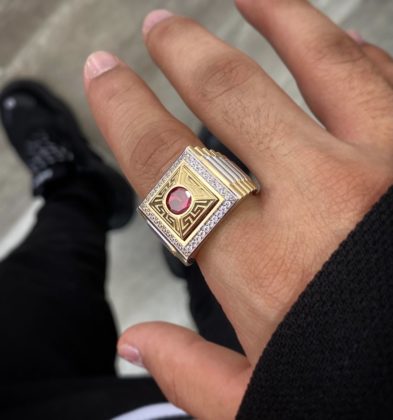 Anillo Con Swarovski Fucsia Oro Amarillo 18k Italy 11.3 gr # 9 3/4