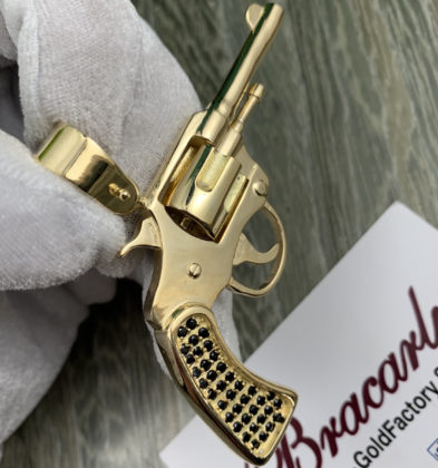 Dije De Revolver Por Fabricación Con Swarovski ( Oro Amarillo,Blanco Y Rosa )100gr