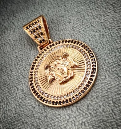 Dije De Medusa Con Swarovski Negro Oro Rosa 18k 10.0gr 3.7cm