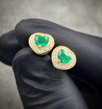 Topo De Corazón Con 80pts De Esmeraldas,40pts De Diamantes Oro Amarillo 18k 4.0gr  8.0mm