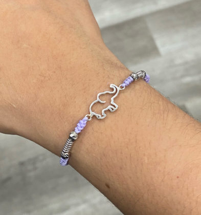 Pulsera En Hilo Morado Con Herraje De Elefante Oro Blanco 18k