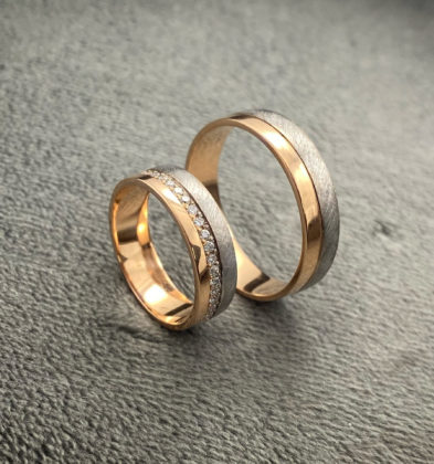 Juego De Argollas Con Diamantes Blancos 18Pts Dos Oros 18k