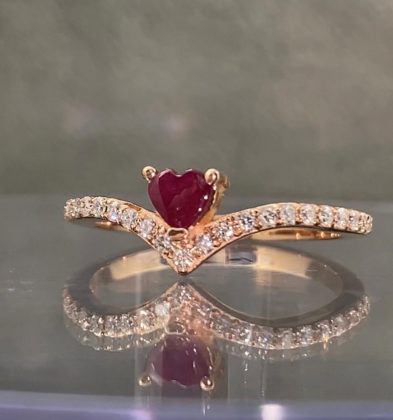 Anillo Con Corazón De Rubies 30pts , 32pts De Diamantes Oro Rosa 18k 2.5gr Talla # 6 1/2