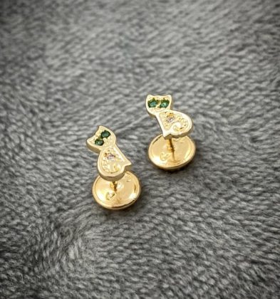 Topos De Gato Con Swarovski Verde Oro Amarillo 18k 0.8 gr 5.7 mm