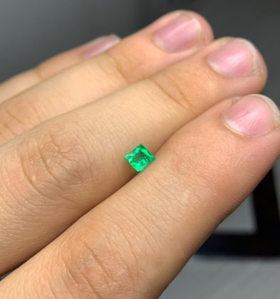 Esmeralda Cuadrada 0.38 Qts