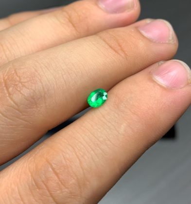 Esmeralda Ovalada 0.30 Qts