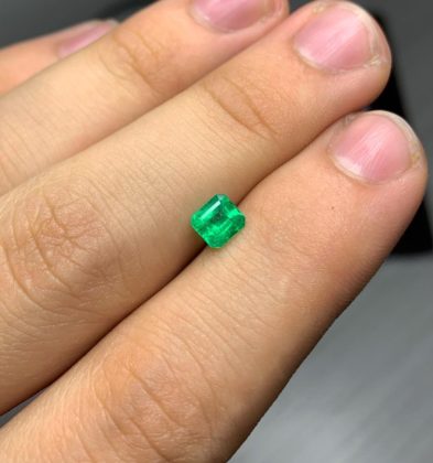 Esmeralda Cuadrada 0.61 Qts
