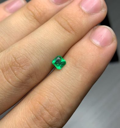 Esmeralda Cuadrada 0.42 Qts