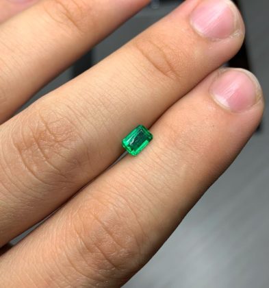 Esmeralda Cuadrada 0.54 Qts