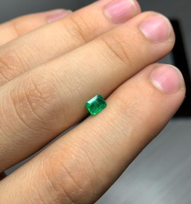 Esmeralda Cuadrada 0.45 Qts
