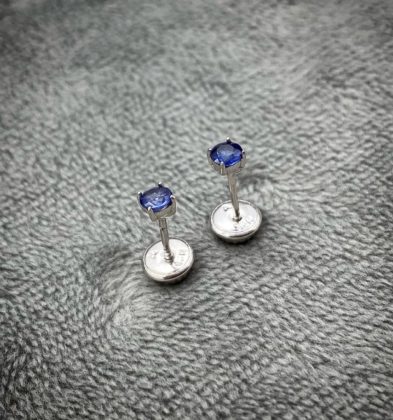 Topos Con Zafiros (0.30 Qts) En Oro Blanco 18K 0.6 Gr