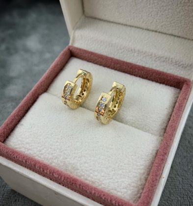 Aretes BV Con 54pts De Diamante Oro Amarillo 18K 6.7 gr 1.4 cm