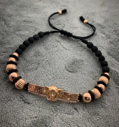 Pulsera En Hilo Negro Con Herraje De Medusa Con Swarovski Blanco Oro Rosa 18k