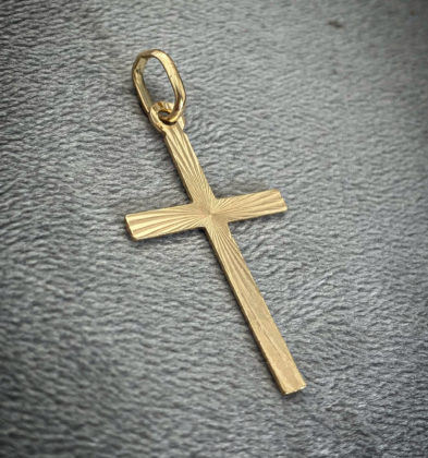 Dije De Cruz Diamantada Oro Amarillo 18k 1.7gr 4.0cm