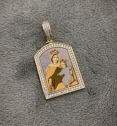 Dije De Placa De La Virgen Del Carmen Con Swarovski Blanco En Oro Amarillo 18K italy 5.4gr 2.9cm