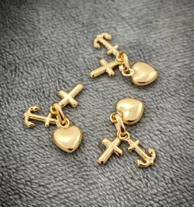 Dije De Las Tres Gracias Oro Amarillo 18k 0.55gr 1.2cm