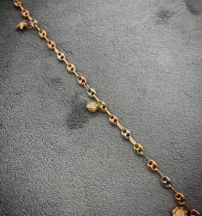 Tobillera Tejido GC Con Dijes De Figuras Tres Oros 18k 5.1 gr 26 cm