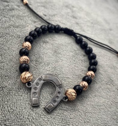 Pulsera En Hilo Negro Con Herradura De Caballo Oro Rosa 18k