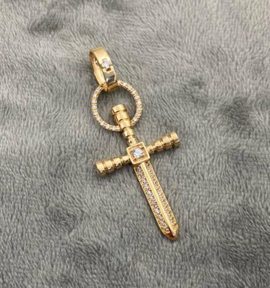 Dije De Cruz Espada Con Swarovski Oro Amarillo 18K 6.8 gr 5.0 cm