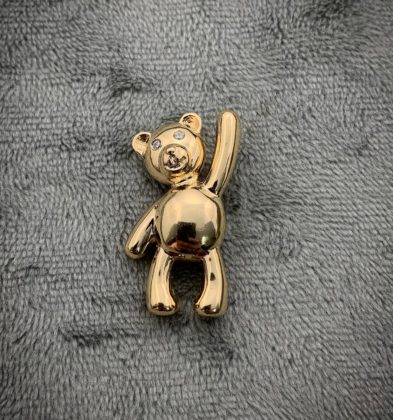Dije de  Oso Con Swarovskis blancos en Oro Amarillo  18K 6.65gr