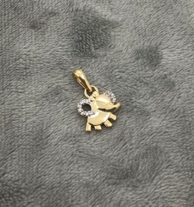 Dije de Elefante con swarovskis Blancos  en Oro Amarillo 18K 1.4gr