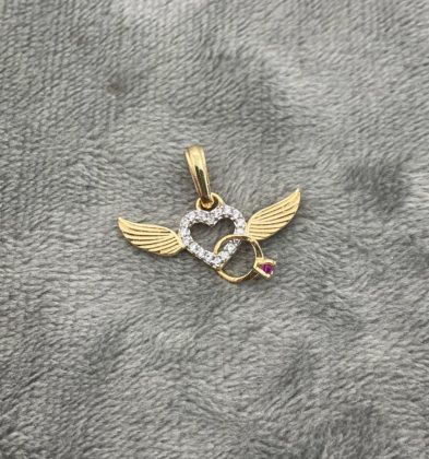 Dije de Corazón con anillo con swarovskis blancos y Fucsias en Oro amarillo 18k 1.35gr