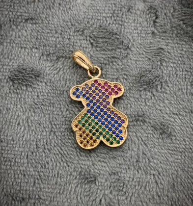 Dije de Oso Con Swarovskis Multicolor en Oro Amarillo  18K 2.1gr