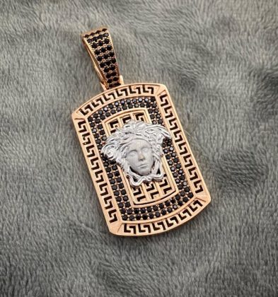 Dije De Placa Medusa Con Swarovski Oro Rosado Y Blanco 18K 12.9 gr 5.0 cm