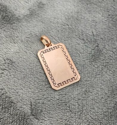 Dije De Placa Oro Rosa 18k 3.2gr 2.7cm