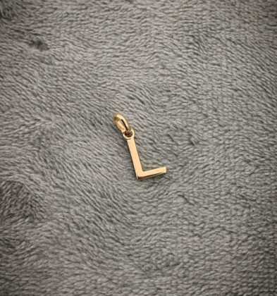 Dije De Letra L Lisa Oro Amarillo 18K 0.35 gr 1.4 cm