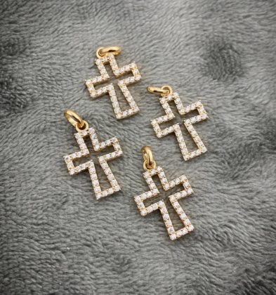 Dije De Cruz Con Swarovski Oro Amarillo 18k 1.0gr 1.9cm