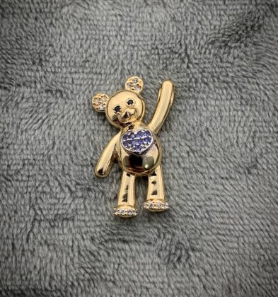 Dije de  Oso Con Swarovskis blancos y azules en Oro Amarillo  18K 2.4gr