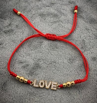 Pulsera En Hilo Rojo Con Herraje De Love Con Swarovski Blanco Oro Amarillo 18k